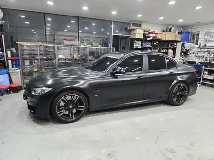 포천 BMW F80 M3 전체 데칼 제거 사틴블랙 풀랩핑