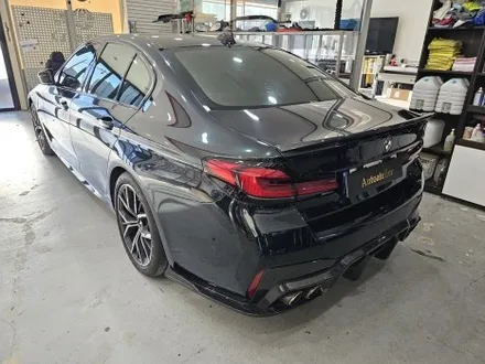 bmw 530i 전체 랩핑 제거 후 재시공, 에이버리 고광택 글로스 다크 에메랄드.
