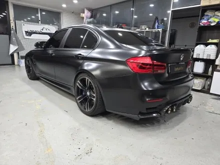포천 BMW F80 M3 전체 데칼 제거 사틴블랙 풀랩핑