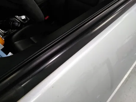 벤츠 GLK 220 낡아서 벗겨진 눈썹몰딩 랩핑시공! - by 오토아틀리에,  의정부랩핑, 의정부 카스킨, 눈썹몰딩, 자동차랩핑.