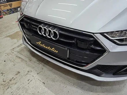 신형 아우디 A7 55TFSI 크롬 죽이기 시공.