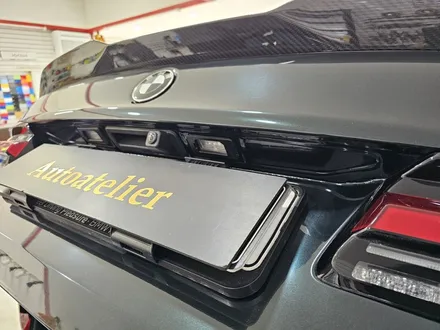 bmw 530i 전체 랩핑 제거 후 재시공, 에이버리 고광택 글로스 다크 에메랄드.