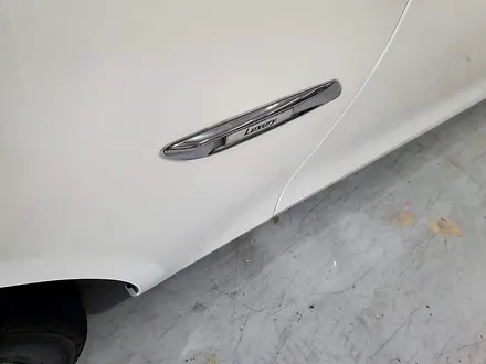 BMW 520D 실버에서 화이트펄로 전체 시공, 양주 랩핑샵 오토아틀리에.