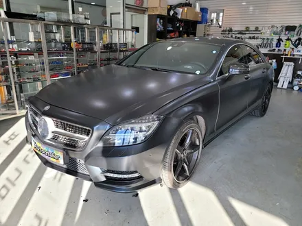 벤츠 w218 CLS 전체 랩핑 제거 및 사틴다크락그레이 재시공. 양주 오토아틀리에.