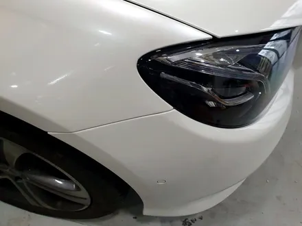 벤츠 E300 전체랩핑 화이트펄 재시공, 의정부에서도 가까운 오토아틀리에.
