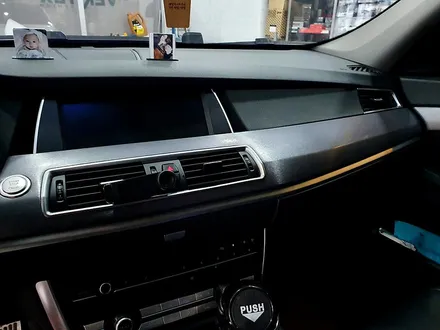 BMW 5GT 화이트펄 전체랩핑 + 크롬죽이기 +  실내랩핑, 모든 랩핑을 완성하다.
