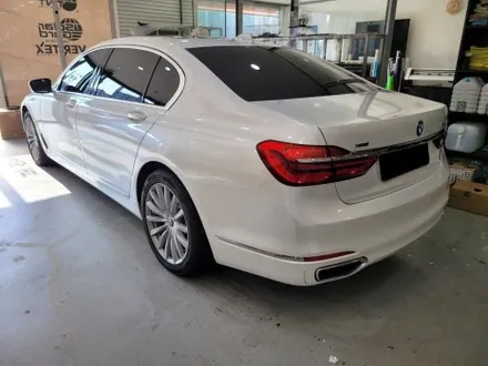 BMW 7시리즈 전체 화이트펄 랩핑.