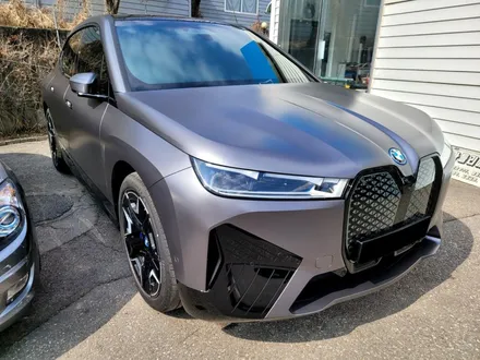 BMW iX 전기차 전체 사틴다크그레이 랩핑 시공, 양주 랩핑샵