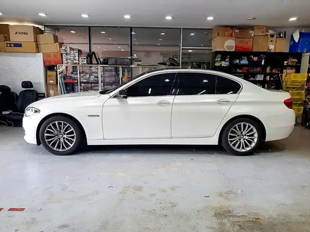 BMW 520D 실버에서 화이트펄로 전체 시공, 양주 랩핑샵 오토아틀리에.