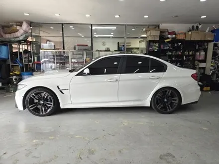 포천 BMW F80 M3 전체 데칼 제거 사틴블랙 풀랩핑