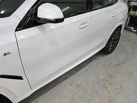 양주 BMW X6 본넷 , 도어, 미러, 필러 PPF 시공 하였습니다.