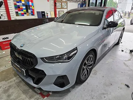 g60 5시리즈, 창틀, 그릴, 사이드미러 크롬죽이기 랩핑