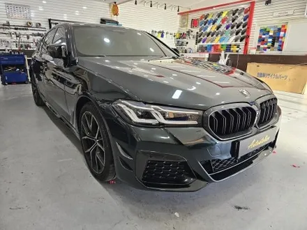 bmw 530i 전체 랩핑 제거 후 재시공, 에이버리 고광택 글로스 다크 에메랄드.