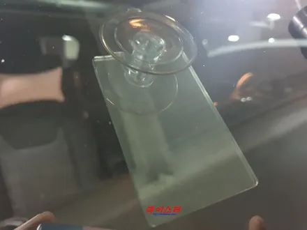 깨진 지프 레니게이드 김해차유리복원 수리로 해결 / 부산 해운대