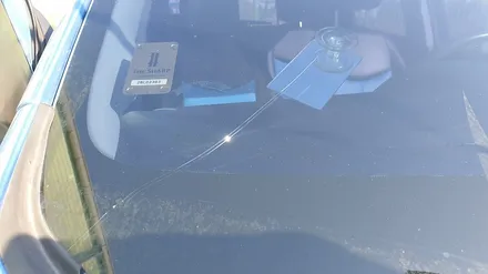 부산차유리용접 스파크 길게 깨짐 자동차유리 롱크렉 복원 작업 / 부산 해운대