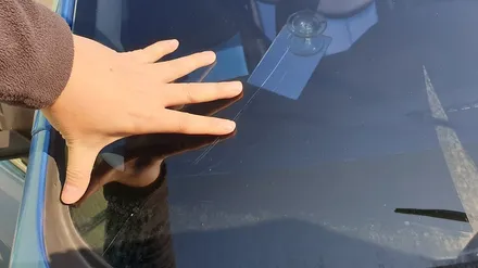 부산차유리용접 스파크 길게 깨짐 자동차유리 롱크렉 복원 작업 / 부산 해운대