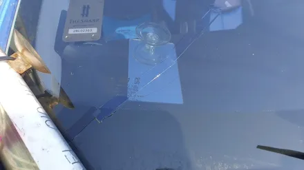 부산차유리용접 스파크 길게 깨짐 자동차유리 롱크렉 복원 작업 / 부산 해운대