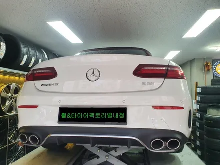 [남양주휠도색]벤츠 E클래스 ( w213 ) E220d 카브리올레 19인치 고스트크롬 휠복원&휠도색 + 타이어교체 ( 245-40-19 ,275-35-19 금호마제스티9 한대분 ) / 남양주시 별내동
