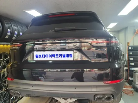 [남양주휠복원][포르쉐캘리퍼도색] 포르쉐 카이엔(PO536) 21인치 순정휠 블랙유광 휠복원&휠도색 + 캘리퍼도색 레드도장 / 남양주시 별내동