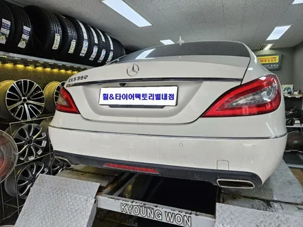 [남양주휠복원]벤츠 CLS클래스 (W218) cls350 18인치 순정휠 블랙유광 휠복원&휠도색 / 남양주시 별내동