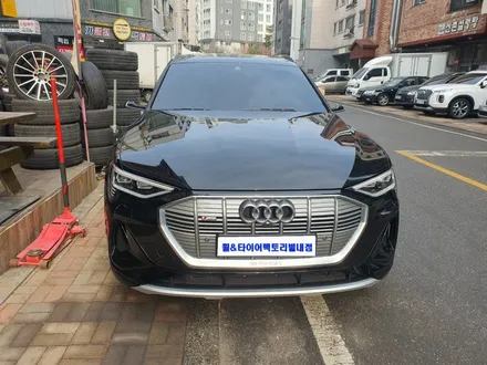 [남양주휠복원][아우디휠복원] 아우디 e-트론 55콰트로 21인치 순정휠 다이아몬드컷팅 휠복원&휠도색 / 남양주시 별내동