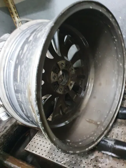 [남양주휠도색][남양주타이어]BMW 5시리즈 GT ( F07 ) 19인치 고스트크롬 휠복원&휠도색 + 타이어교체 (245-45-19 콘티넨탈 프로콘택트GX 두본) / 남양주시 별내동