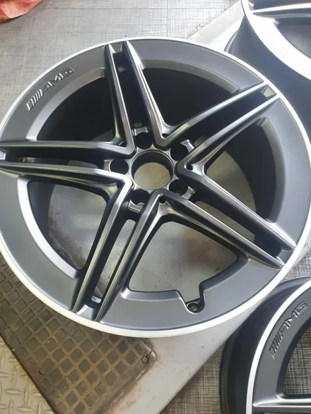 [남양주휠도색]벤츠 A클래스 (W177) A45AMG 19인치 순정휠 다이아몬드컷팅 블랙무광 휠복원&휠도색 / 남양주시 별내동