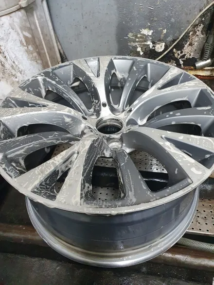 [남양주휠도색][남양주타이어]BMW 5시리즈 GT ( F07 ) 19인치 고스트크롬 휠복원&휠도색 + 타이어교체 (245-45-19 콘티넨탈 프로콘택트GX 두본) / 남양주시 별내동