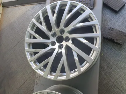 [남양주휠복원]아우디 A7 (4k) 50TDI 콰트로 프리미엄 20인치 순정휠 메탈릭실버 휠복원&휠도색 / 남양주시 별내동