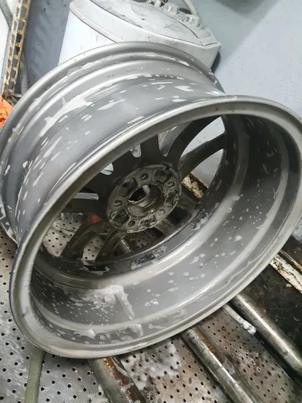 [bmw휠도색][남양주휠도색]BMW 520d 18인치 고스트크롬 휠복원&휠도색 + 캘리퍼도색 레드도장 / 남양주시 별내동
