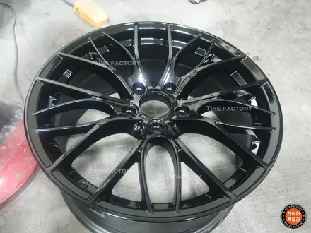 [남양주휠도색][남양주캘리퍼도색]BMW 1시리즈 (F20) 118d 18인치 블랙유광 휠복원&휠도색 + 캘리퍼도색 오렌지골드 도장 / 남양주시 별내동