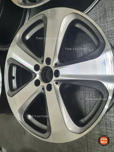 [남양주휠복원] 벤츠GLC클래스 GLC220d 19인치 순정휠 다이아몬드컷팅 휠복원&휠도색 + 캘리퍼도색 실버도장 (메르세데스 벤츠)  작업 / 남양주시 별내동
