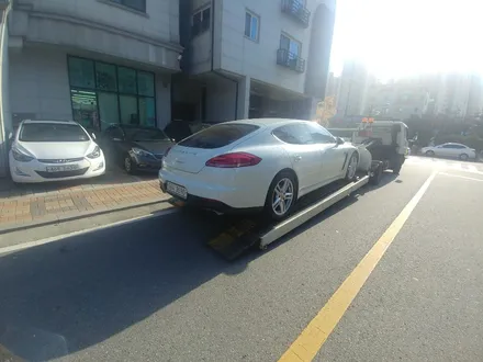 포르쉐 파라메나4  순정19인치 - 하이퍼실버 작업 [별내휠수리][별내휠복원][남양주휠수리][남양주휠복원][보험수리] / 남양주시 별내동