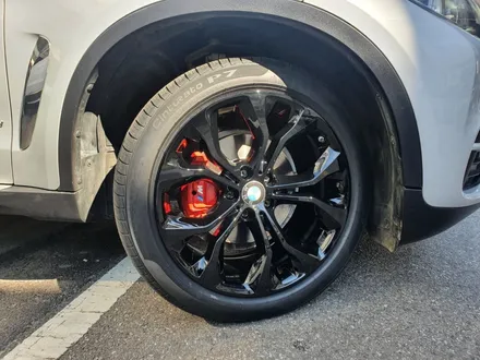 [남양주휠복원] BMW X시리즈 (F16) X6 30d 20인치 순정휠 블랙유광 휠복원&휠도색 + 캘리퍼도색 레드도장 작업 / 남양주시 별내동