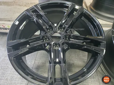 [남양주휠도색][bmw휠도색]BMW 1시리즈 (F40) 120i 18인치 순정휠 블래유광 휠복원&휠도색 작업 / 남양주시 별내동