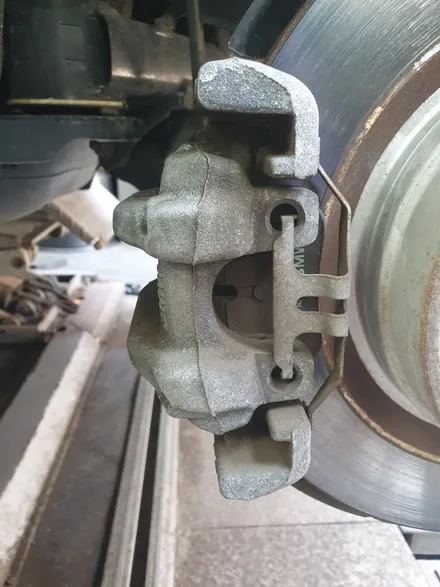 [BMW휠도색][남양주휠도색]BMW 118d 17인치 블랙유광 휠복원&휠도색 + 캘리퍼도색 블루 / 남양주시 별내동