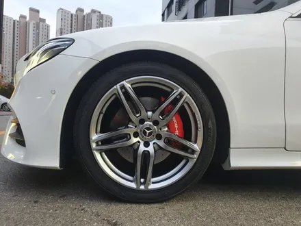 [남양주휠도색]벤츠 E클래스 ( w213 ) E220d 카브리올레 19인치 고스트크롬 휠복원&휠도색 + 타이어교체 ( 245-40-19 ,275-35-19 금호마제스티9 한대분 ) / 남양주시 별내동