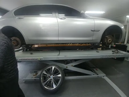 BMW 7시리즈 20인치 - 고스트크롬 작업 [별내휠수리][별내휠복원][남양주휠수리][남양주휠복원][보험수리][노원휠수리][노원휠복원] / 남양주시 별내동