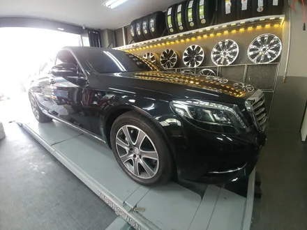 벤츠 S350 순정18인치복원 - 커스텀블랙 다이아컷팅[별내휠수리][별내휠복원][남양주휠수리][남양주휠복원][별내다이아몬드컷팅][남양주다이아몬드컷팅][보험수리] / 남양주시 별내동