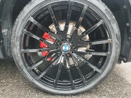 [별내휠도색]BMW(F16) X6 22인치 블랙유광 휠복원&휠도색 + 캘리퍼도색 레드도장 + 타이어교체 ( 275-35-22(피렐리피제로),315-30,22(굿이어F1어시미트릭5) / 남양주시 별내동