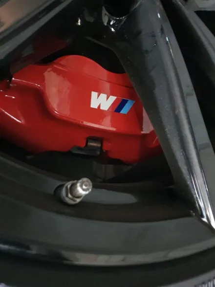 [남양주휠도색]BMW 6시리즈 GT 620d 19인치 순정휠 블랙유광 휠복원&휠도색 + 캘리퍼도색 레드도장 / 남양주시 별내동