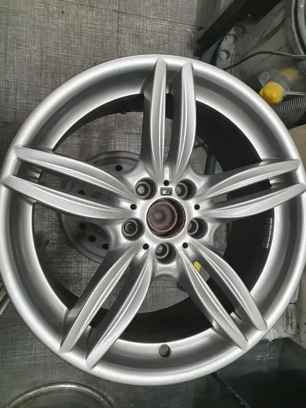 [남양주휠도색][남양주캘리퍼도색] BMW 535i 19인치 돌핀그레이 휠복원 + 캘리퍼도색 브론즈 도색 / 남양주시 별내동