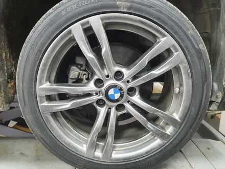 [남양주휠도색]BMW 3시리즈 (F30) 320d 18인치 고스트크롬 휠복원&휠도색 + 타이어교체 ( 225-45-18 한국 키너지EX 두본 ) / 남양주시 별내동