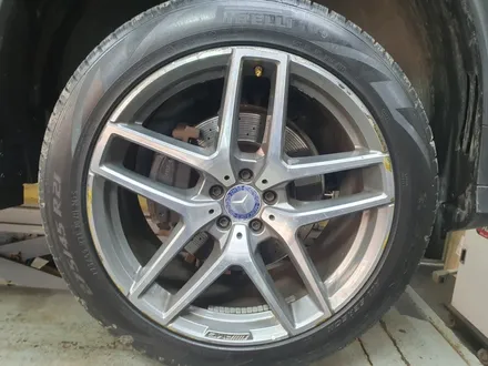 [남양주휠도색][캘리퍼도색]벤츠 GLE클래스 (W166) GLE350d 쿠페 21인치 순정휠 블랙유광 휠복원&휠도색 + 캘리퍼도색 레드도장 / 남양주시 별내동