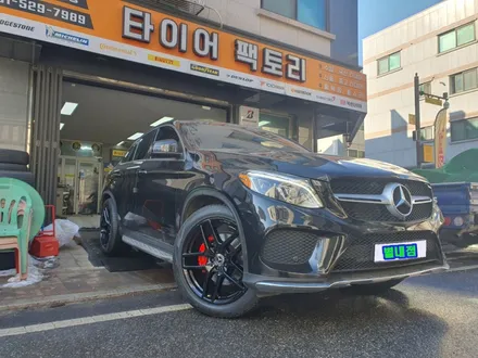 [남양주휠도색][캘리퍼도색]벤츠 GLE클래스 (W166) GLE350d 쿠페 21인치 순정휠 블랙유광 휠복원&휠도색 + 캘리퍼도색 레드도장 / 남양주시 별내동