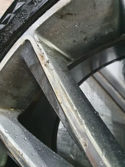 [벤츠휠도색][남양주휠도색] 벤츠 CLS클래스 CLS450d 19인치 고스트크롬 휠복원&휠도색 + 타이어교체 ( 255-35-19 피렐리 신투라토P7 두본 ) / 남양주시 별내동