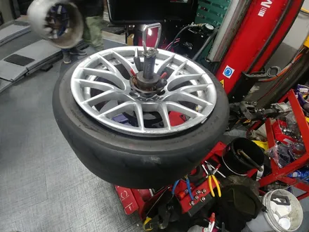 BMW M1 19인치 - 복원 및 브론즈골드 도색 [별내휠수리][별내휠복원][남양주휠복원][남양주휠수리][보험수리][노원휠수리][노원휠복원] / 남양주시 별내동