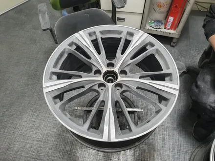 BMW 7시리즈 20인치 - 고스트크롬 작업 [별내휠수리][별내휠복원][남양주휠수리][남양주휠복원][보험수리][노원휠수리][노원휠복원] / 남양주시 별내동