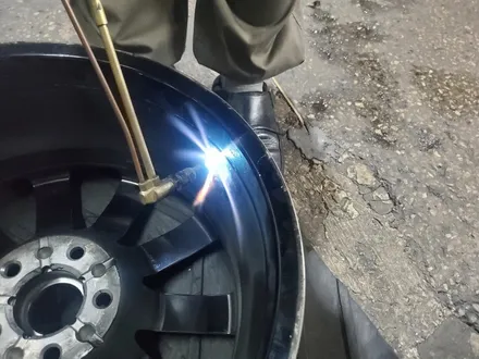 [남양주휠도색][남양주타이어]BMW120d 18인치 메탈릭실버 휠수리및굴절수리+타이어교체(225-40-18) 브릿지스톤RE004 / 남양주시 별내동