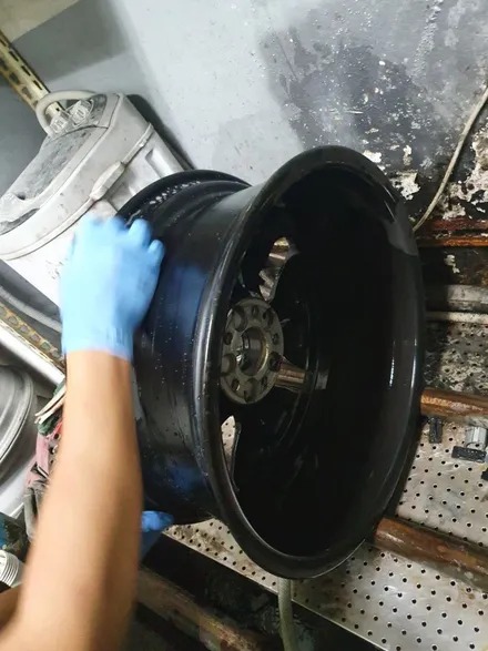 [남양주휠복원]벤츠 C클래스 w205 C220d 18인치 다이아몬드컷팅 휠복원&휠도색 / 남양주시 별내동